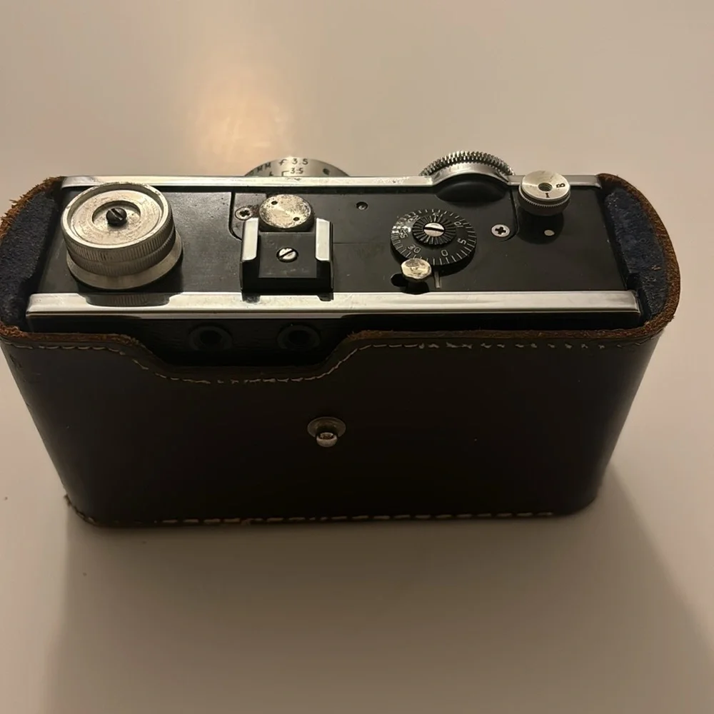 Vintage Argus 35mm Camera & Leather Case(Pre-Owned)Untested-case Fair Condition